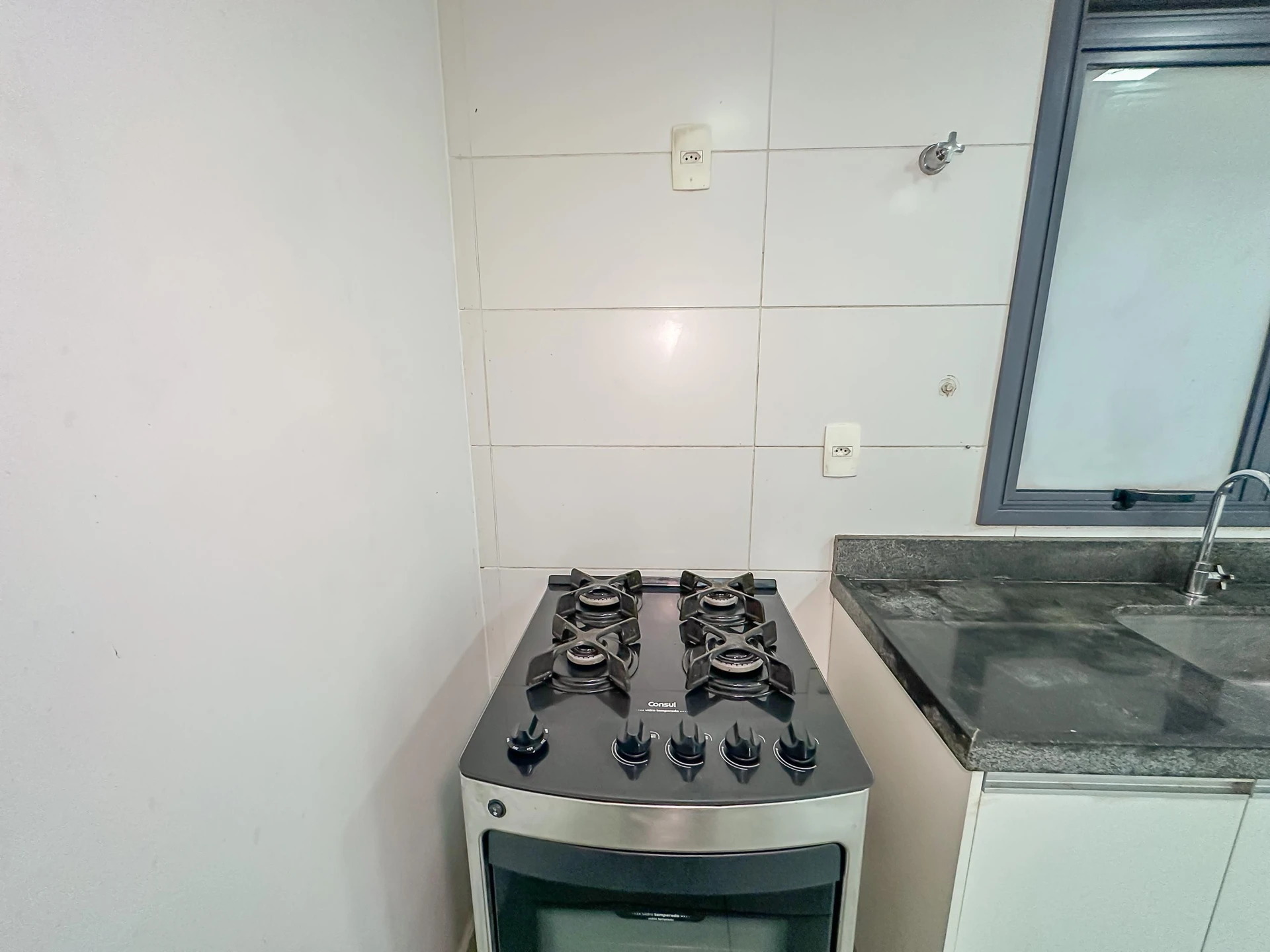 Furnished apartment, 42 m², with a glass-enclosed balcony — photo 16