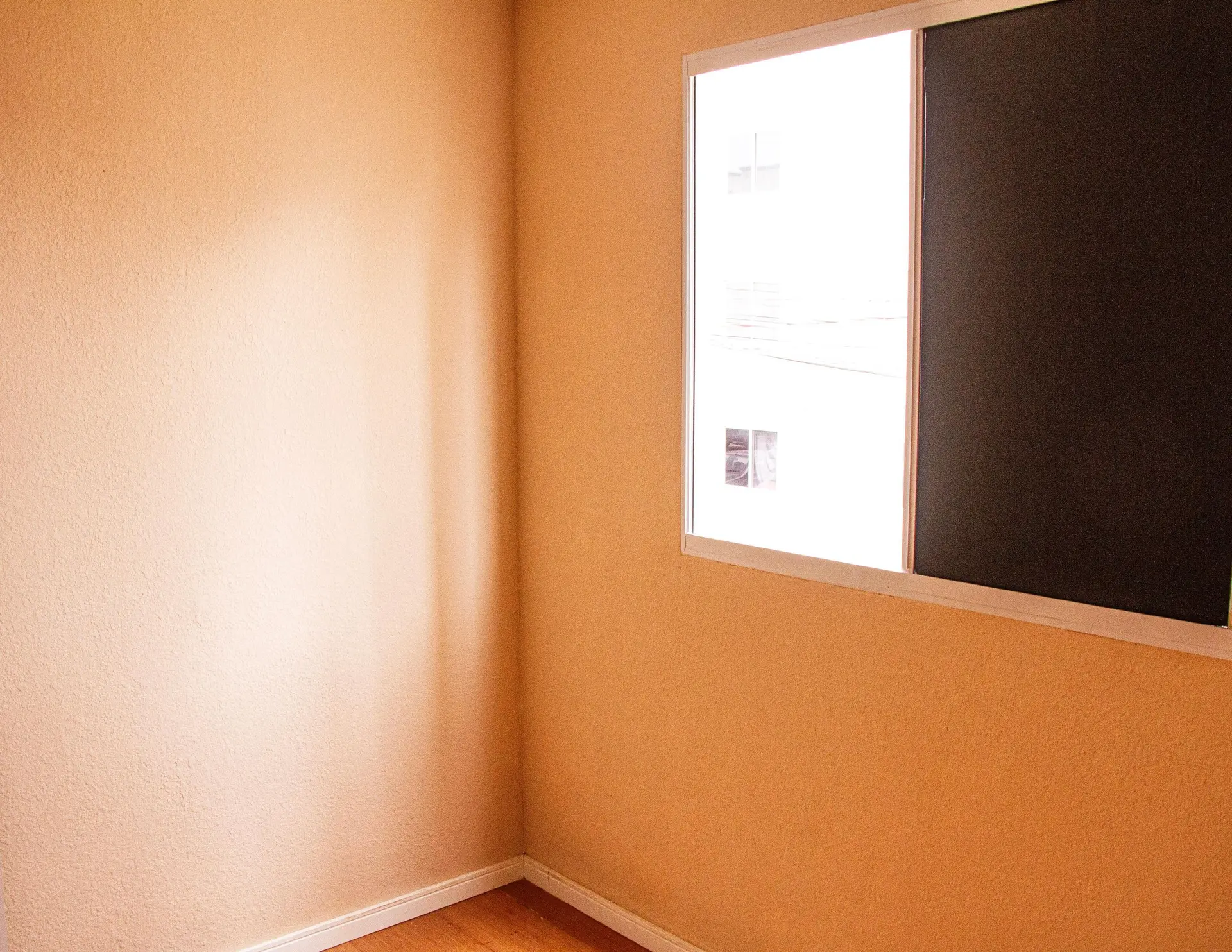 2-bedroom apartment with a glass shower enclosure — photo 9