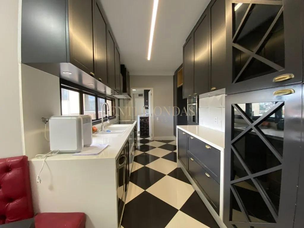 Вид на воду та 4 спальні: квартира 304 м² — photo 34