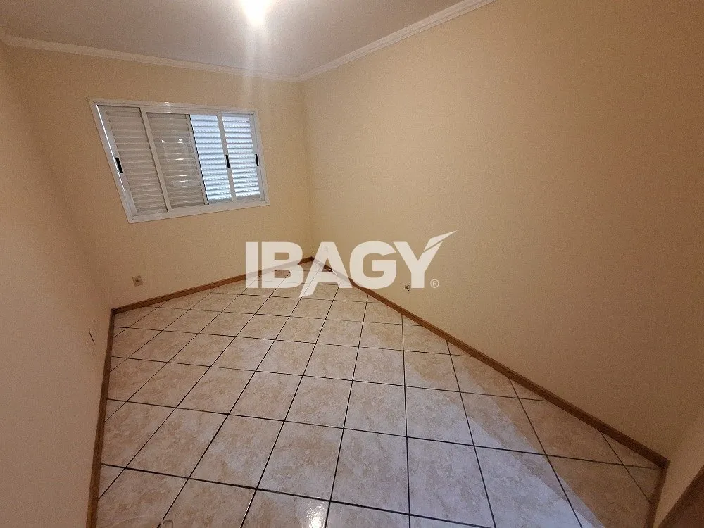 3-bedroom apartment in a building with a pool — photo 11