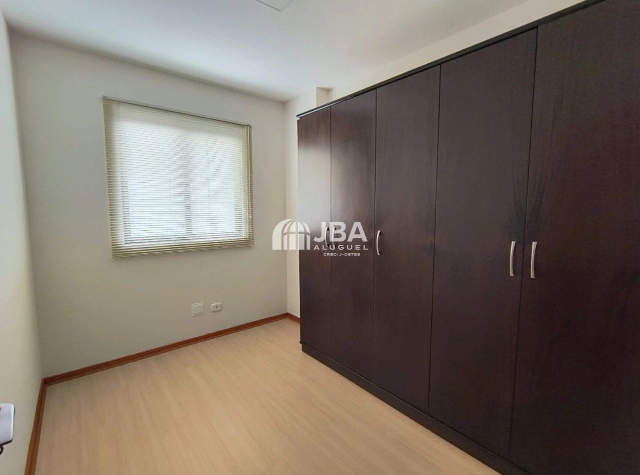 Departamento de 2 dormitorios con piso de madera o laminado — photo 3