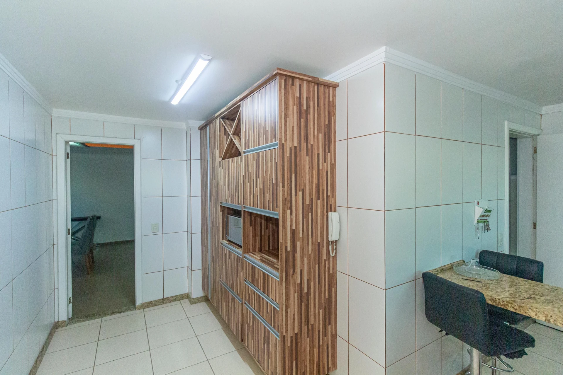Apartamento mobiliado com 4 quartos e 3 banheiros — photo 51