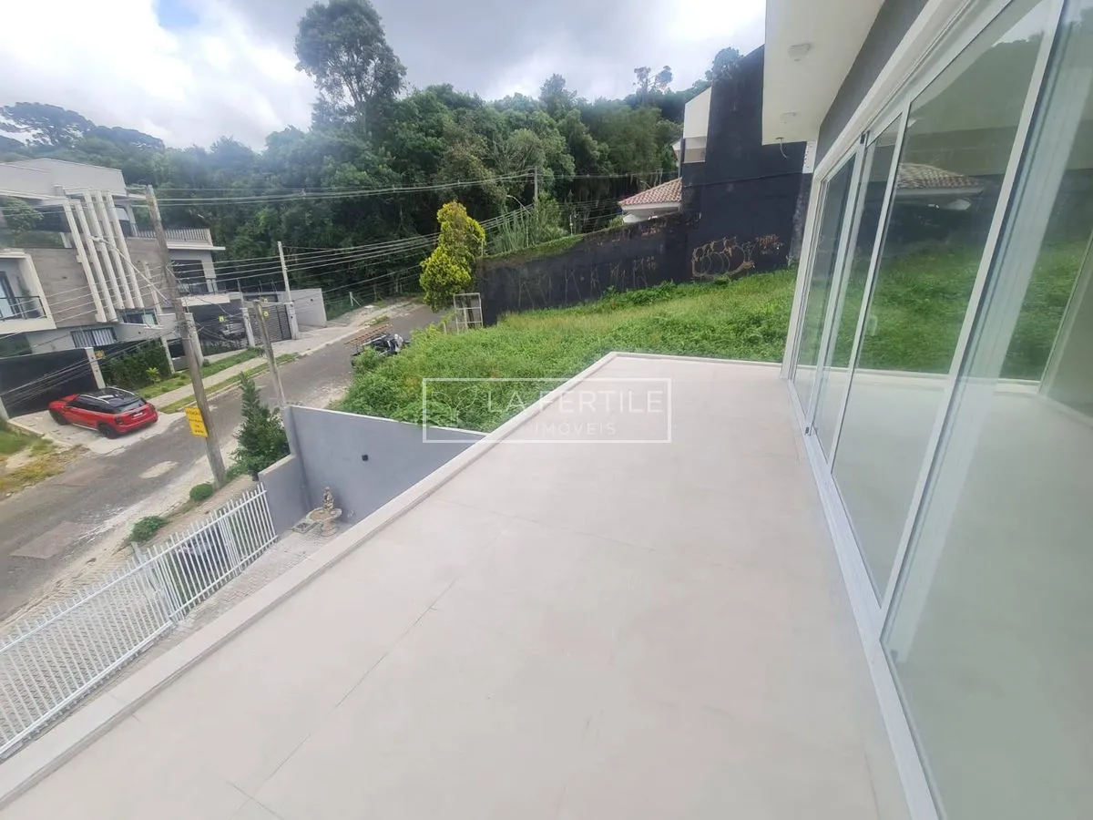 House with 3 bedrooms and floor-to-ceiling windows — photo 28