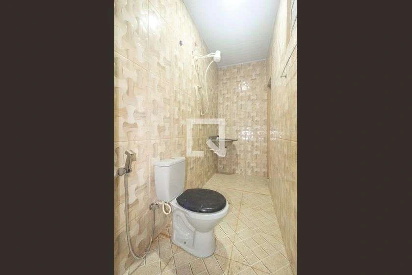 2-bedroom house with a laundry area — photo 14