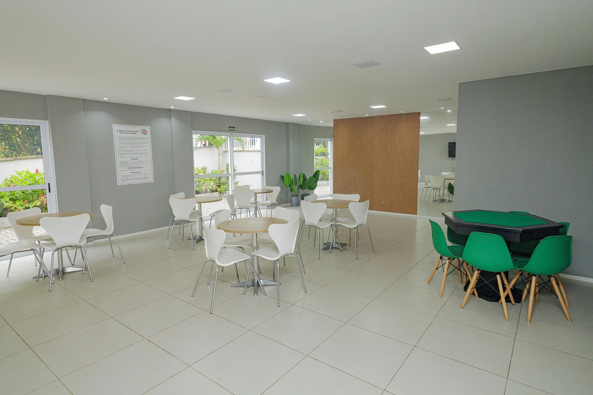 2-bedroom apartment in a building with a gym — photo 21