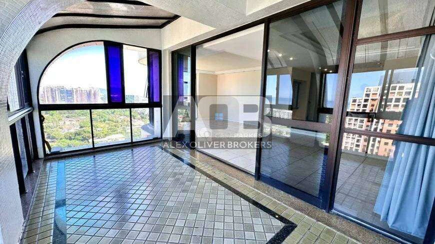 200 m² apartment with 3 en-suite bedrooms and 5 baths — photo 4