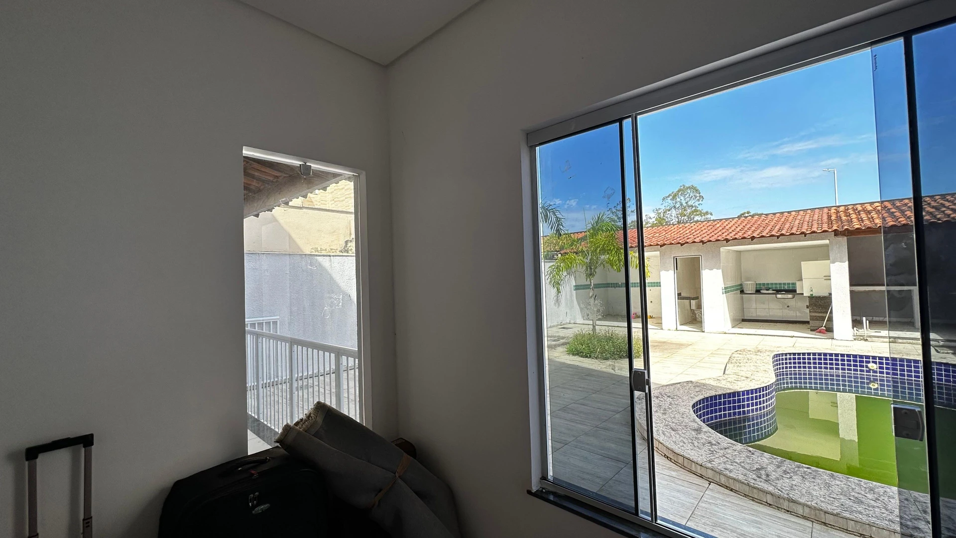 Casa com 4 quartos e 3 suítes, 2 vagas de garagem — photo 13