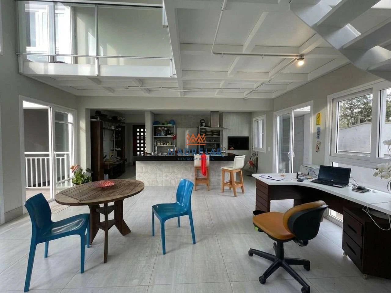 Furnished house, 389 m², with a walk-in closet