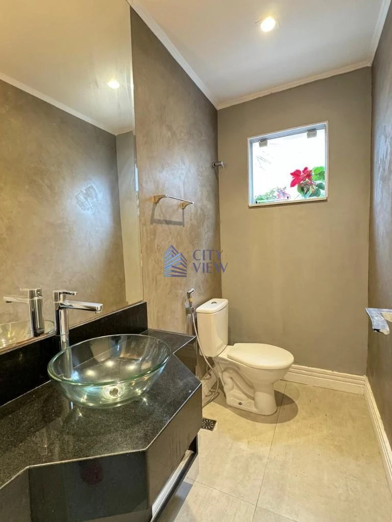 House with 5 bedrooms and 360 m² plus 4 parking spots — photo 16