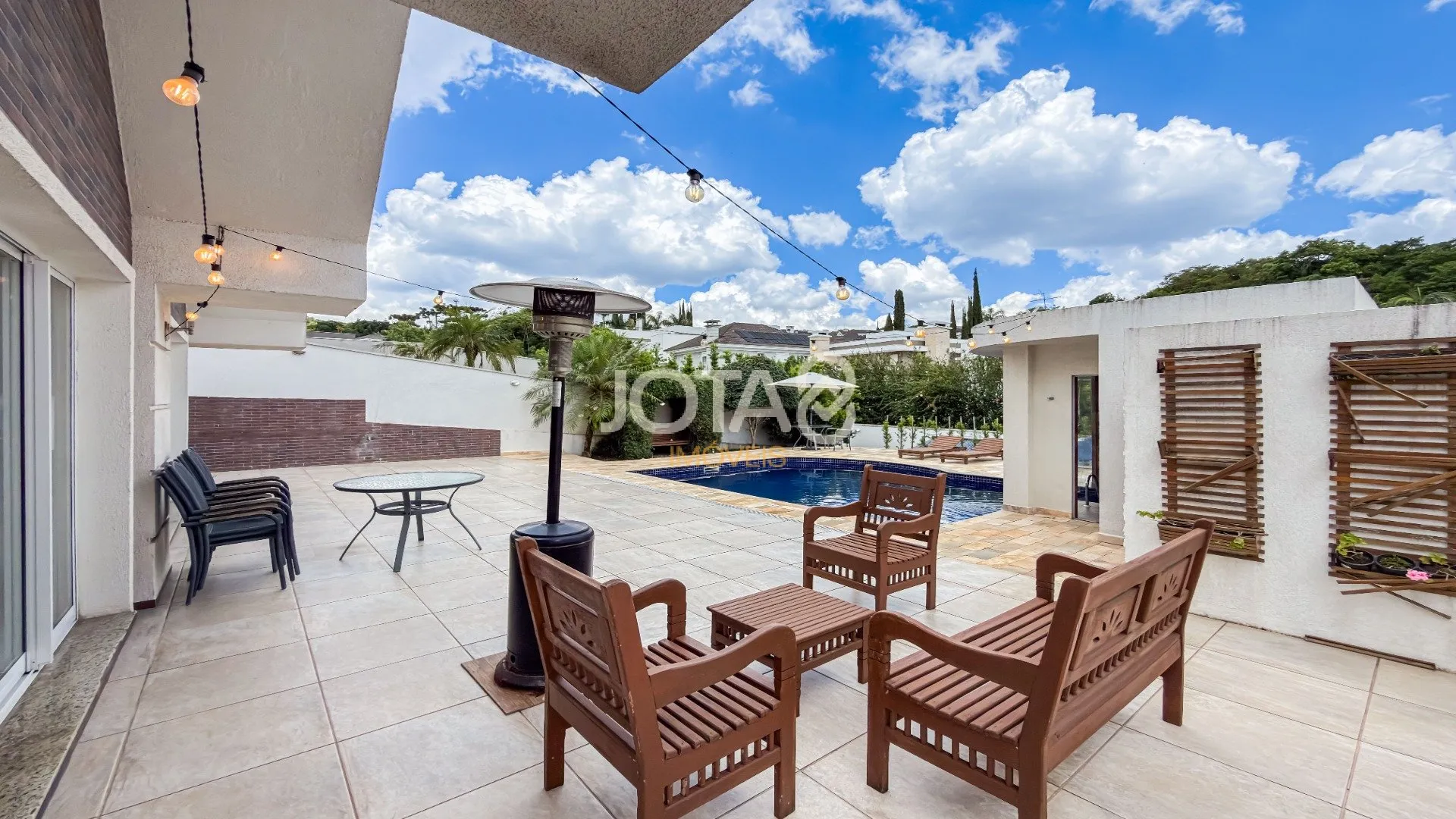 House with 3 en-suite bedrooms and private BBQ — photo 15