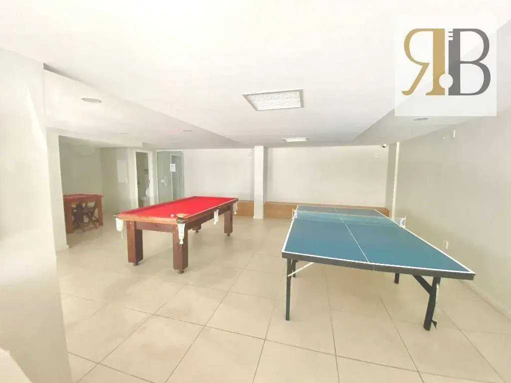 Рабочее место и 4 спальни: квартира 252 м² — photo 68