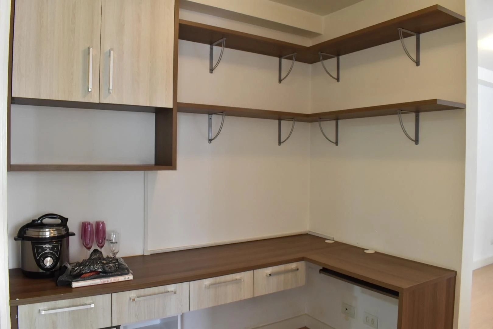 2-bedroom apartment with a home office in Curitiba — photo 35