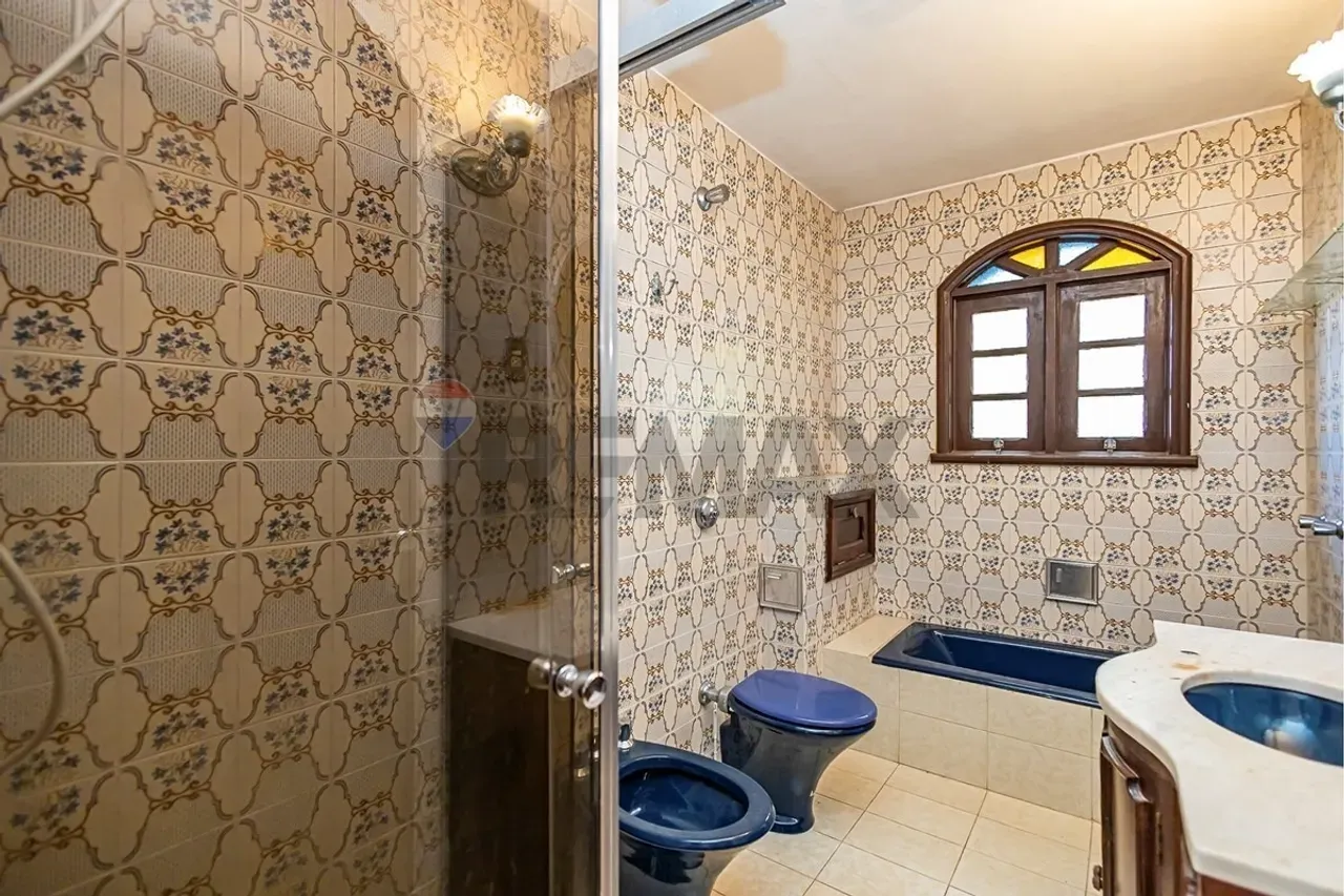 House with 3 bedrooms, 1 en-suite and private garden 309 m² — photo 43