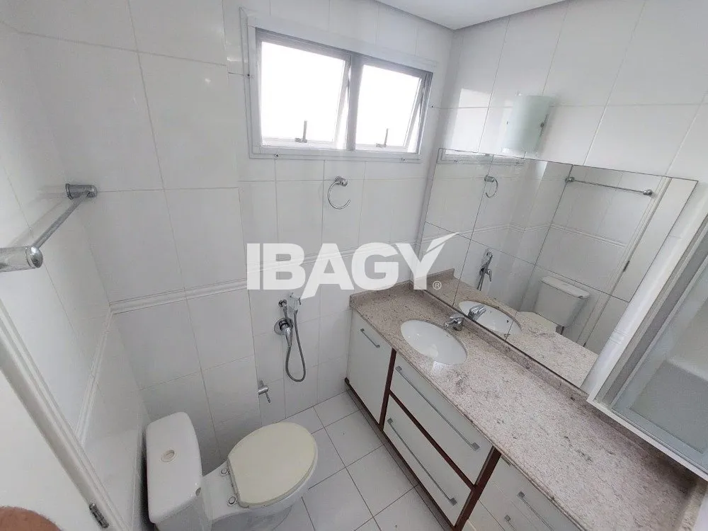 Затишна мебльована квартира з 3 спальнями та кухнею — photo 20