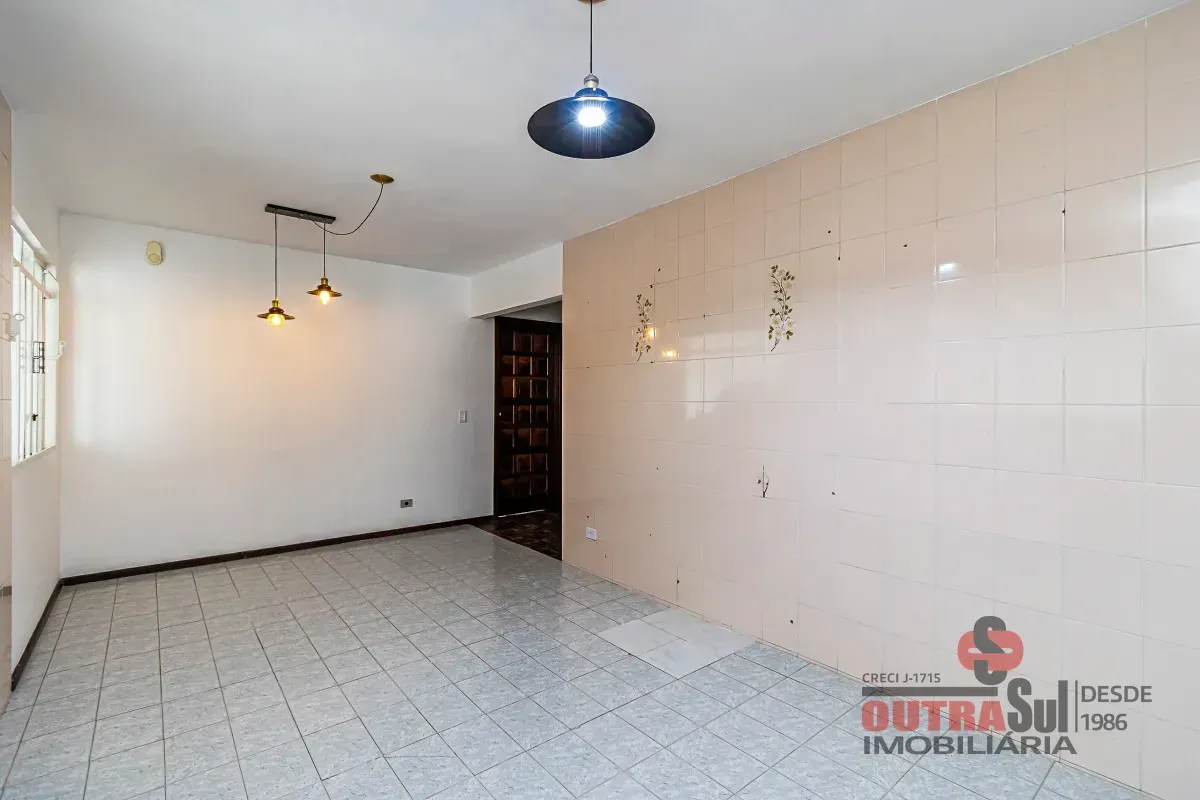 Casa, 215 m², com piso de madeira ou laminado — photo 19