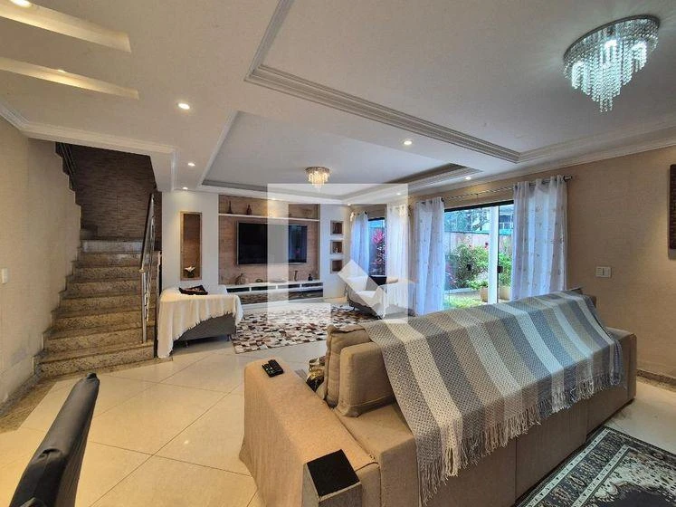 Furnished house, 400 m², with a glass-enclosed balcony — photo 8