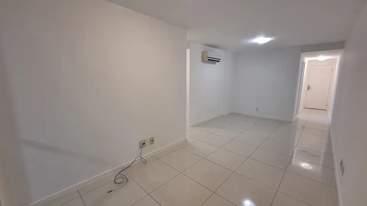 Unfurnished apartment with 2 bedrooms and 2 bathrooms — photo 15