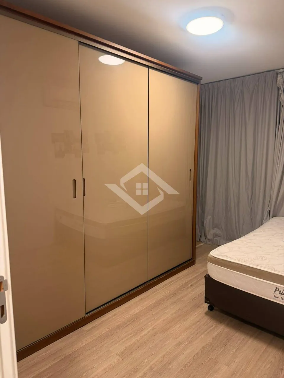 Furnished 3-bedroom apartment with closed kitchen — photo 3