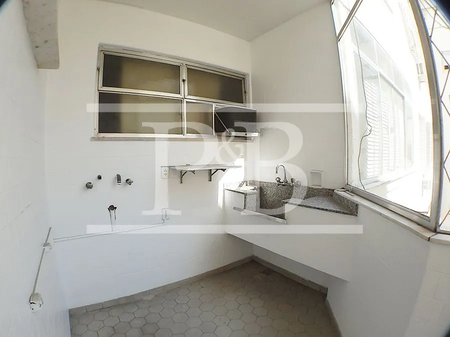 4-bedroom apartment with 3 bathrooms, 420 m² — photo 33