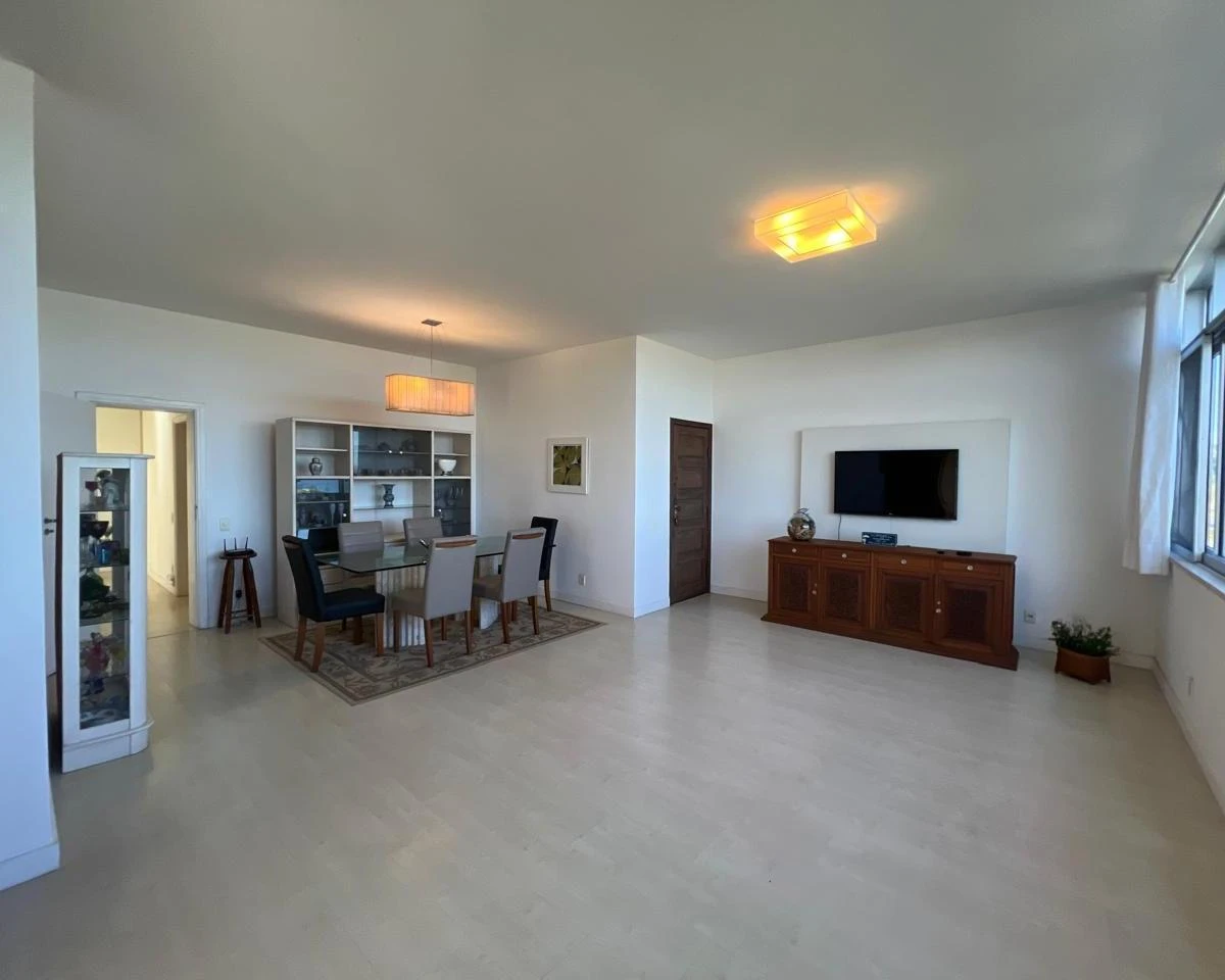 145 m² apartment with 3 bedrooms and 2 parking spaces — photo 3