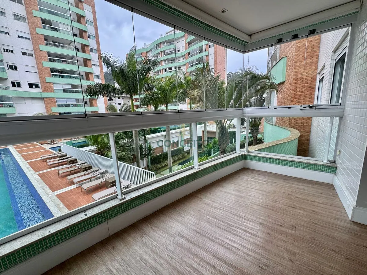 Glass-enclosed balcony in a 2-bedroom apartment, 74 m² — photo 15