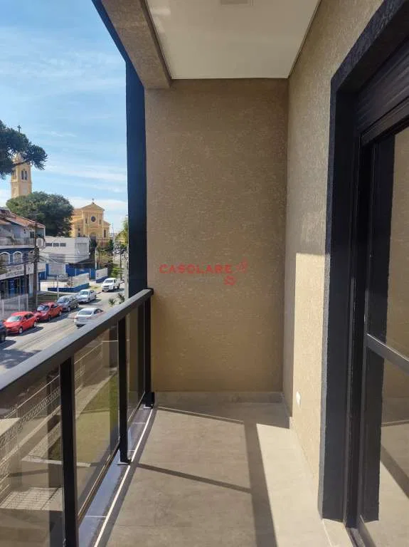 2-bedroom apartment with a separate, fitted kitchen