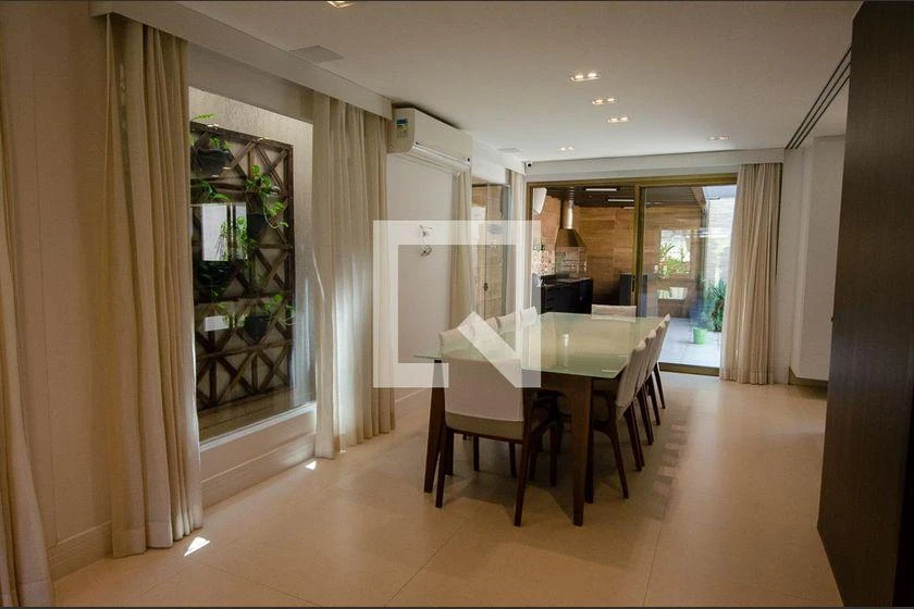 Casa de 4 quartos com 234 m² e 6 banheiros — photo 5