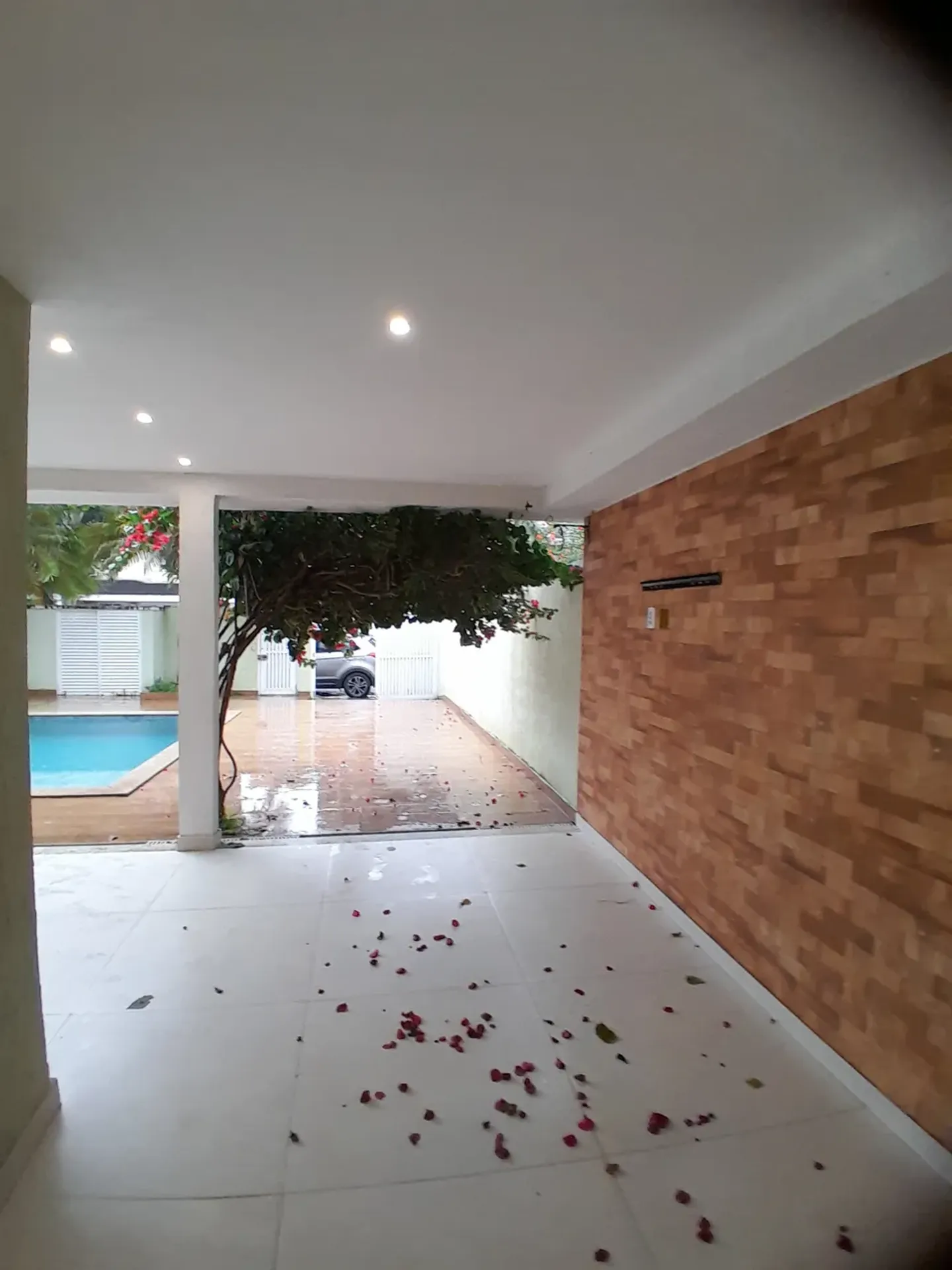 House with 4 en-suite bedrooms and 3 parking spots — photo 5
