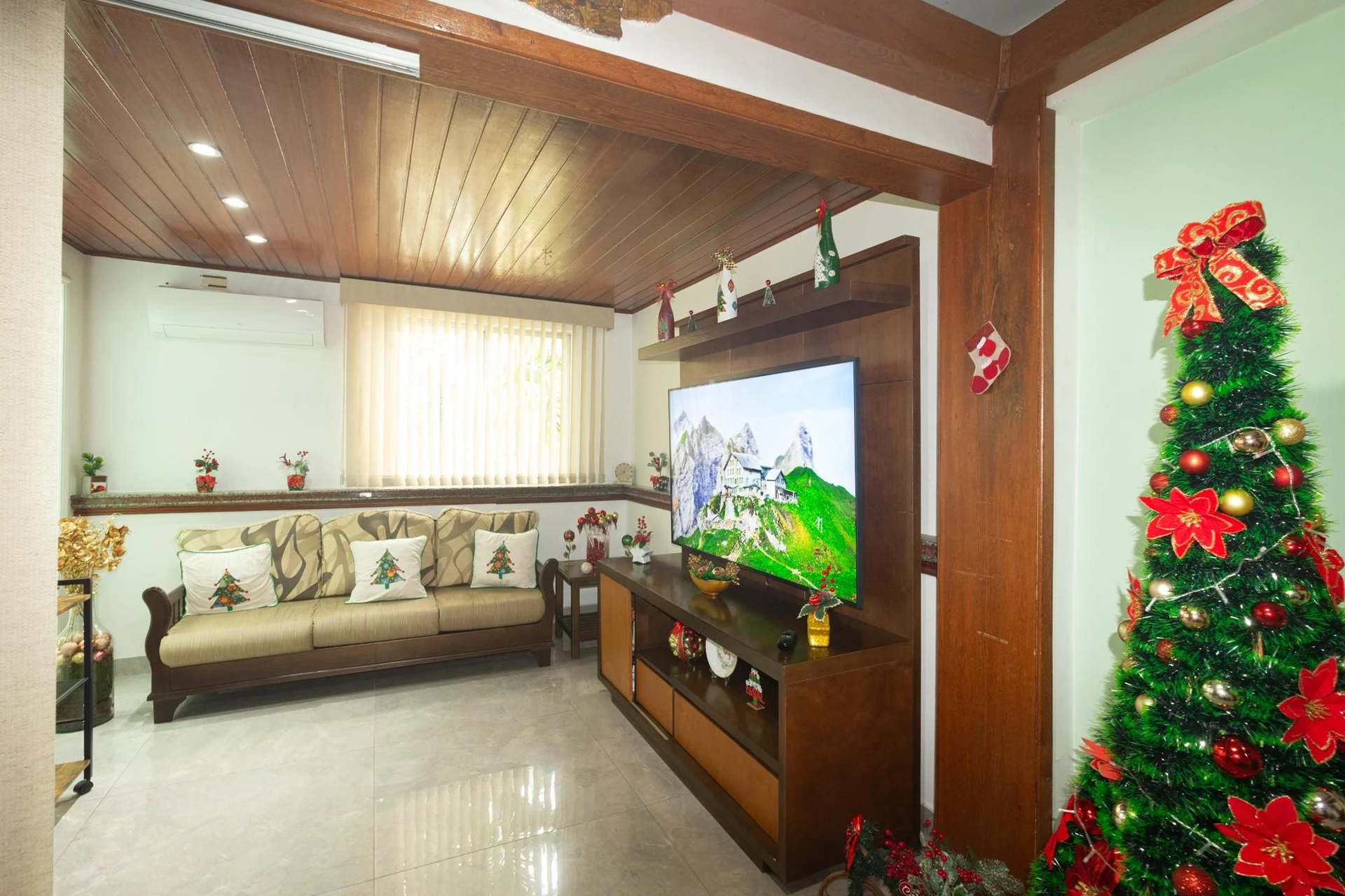 Furnished house with 3 bedrooms and 4 bathrooms