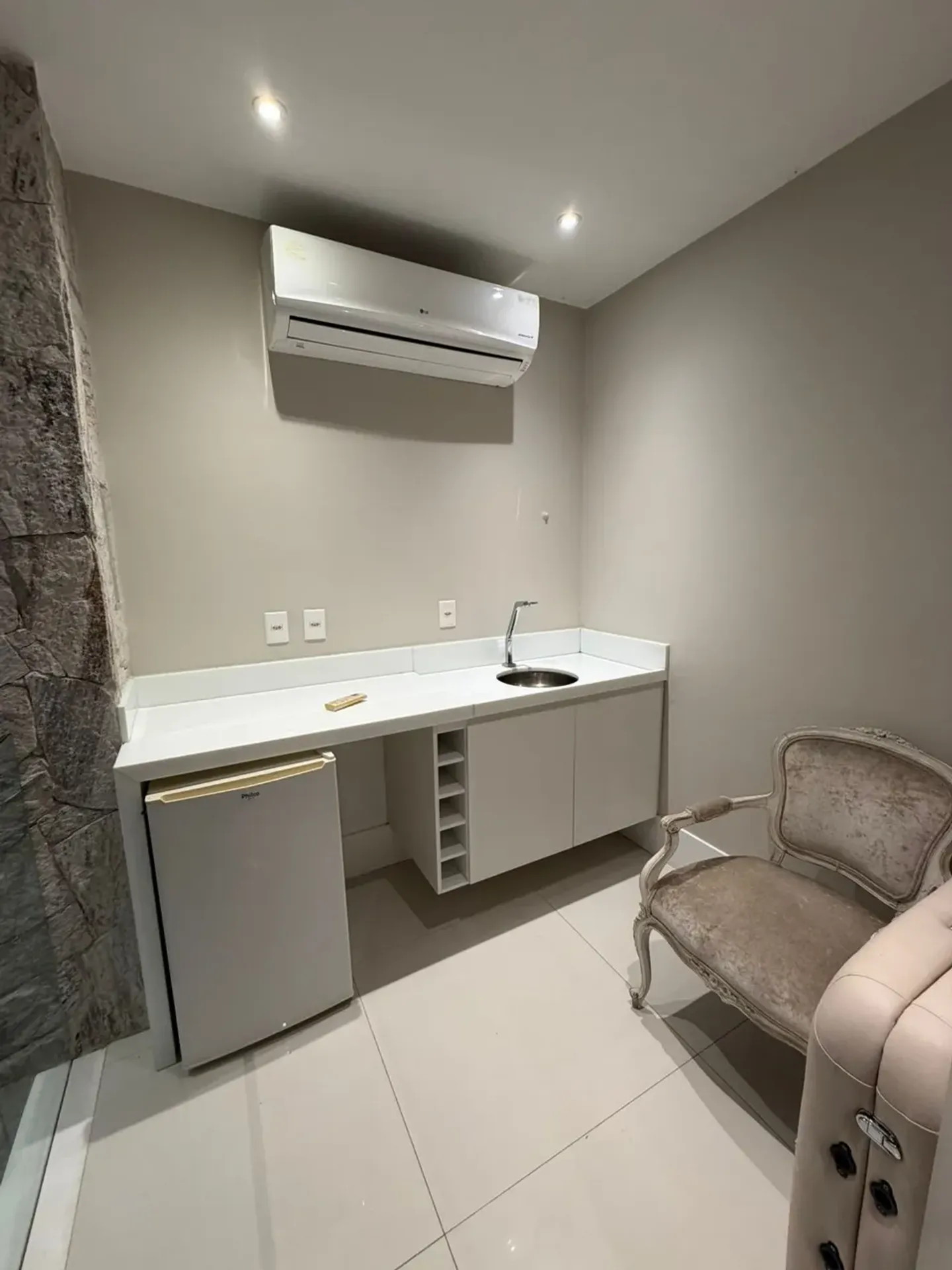Furnished house with 5 bedrooms and 880 m² — photo 28
