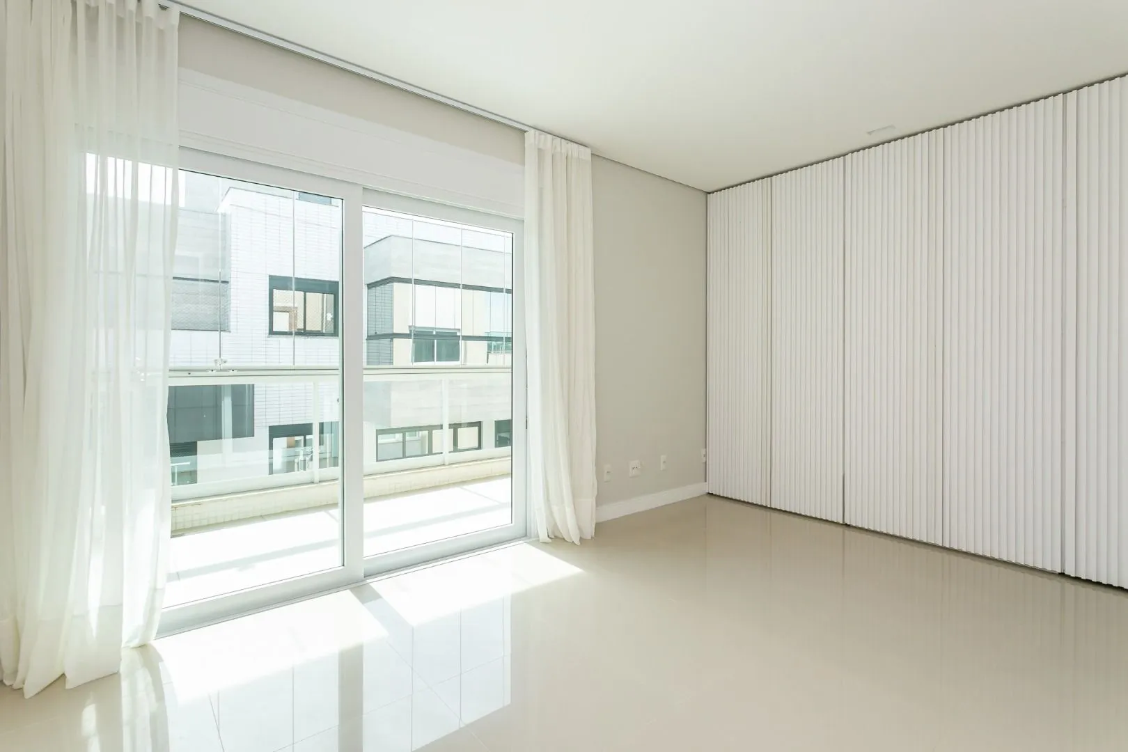 Пентхаус 260 м²: 3 спальни с ванными и 3 места парковки — photo 7