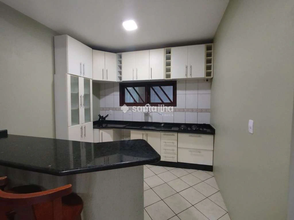 Casa sin amueblar de 392 m² con 2 dormitorios y jardín — photo 2