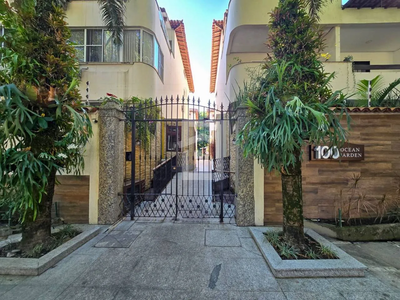 Triplex house with 4 bedrooms and 2 en-suites — photo 24