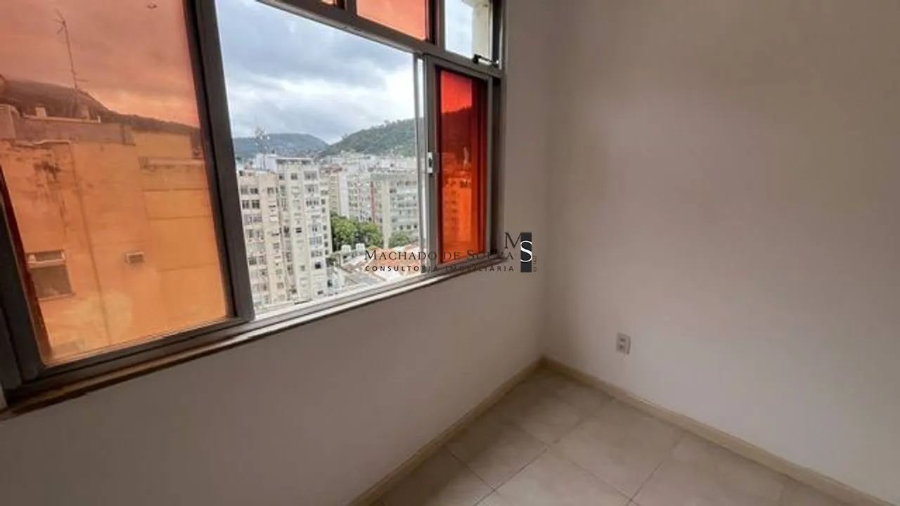 One-bedroom apartment with a mountain view in Rio de Janeiro — photo 5