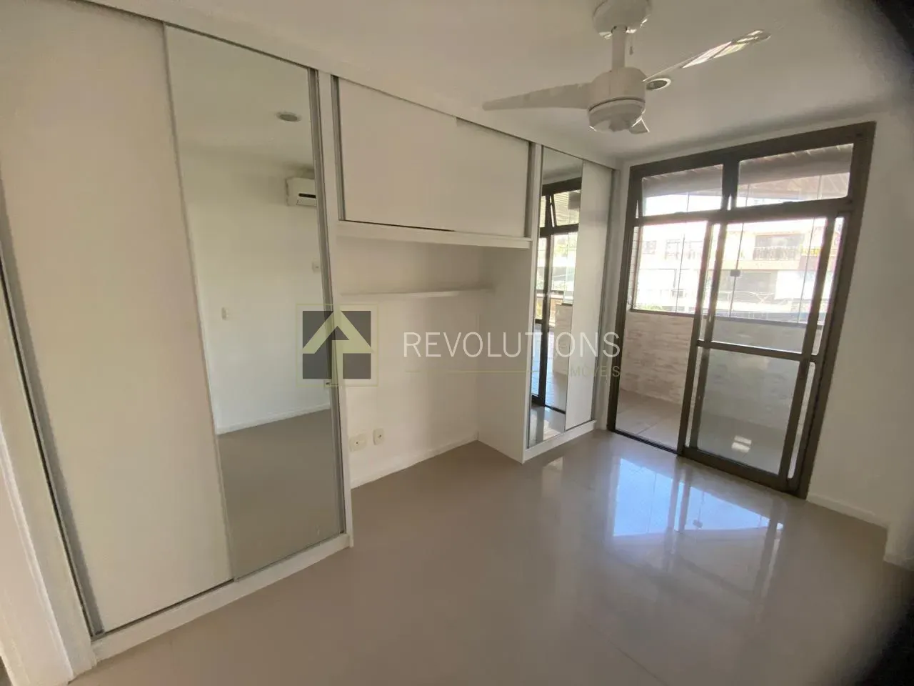 Apartment with 3 bedrooms and 3 bathrooms, enclosed kitchen — photo 4