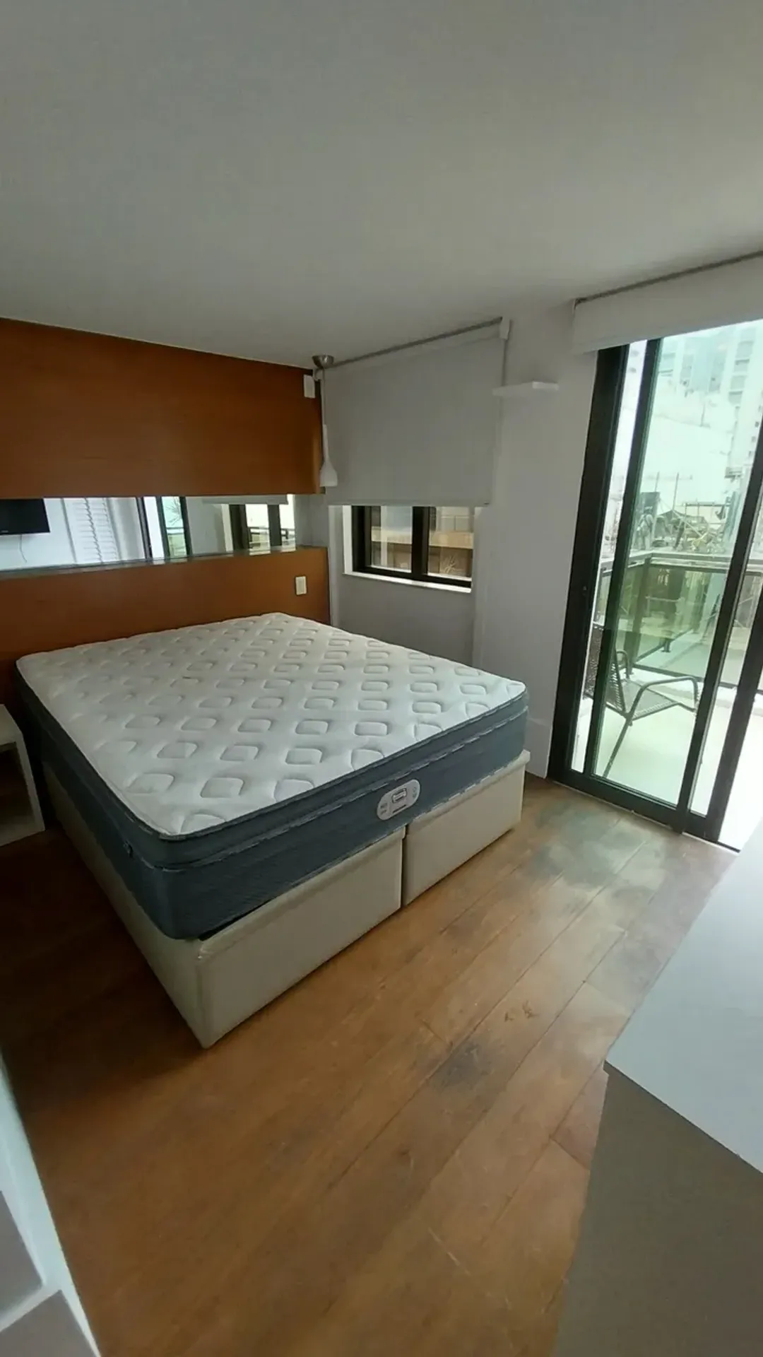 Furnished 1-bedroom apartment with 2 bathrooms — photo 25