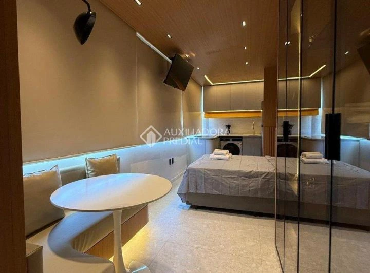 Apartamento de 29 m² com box de vidro no banheiro — photo 6