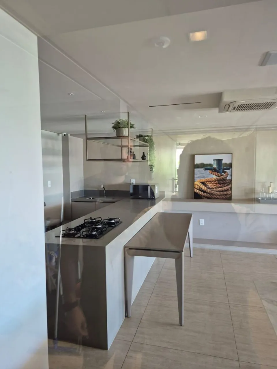 Furnished 2-bedroom apartment with balcony — photo 18