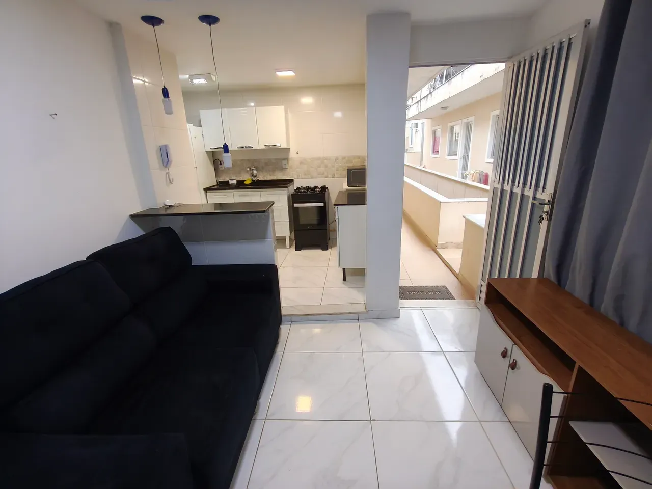 Furnished 2-bedroom apartment with open-plan kitchen — photo 12