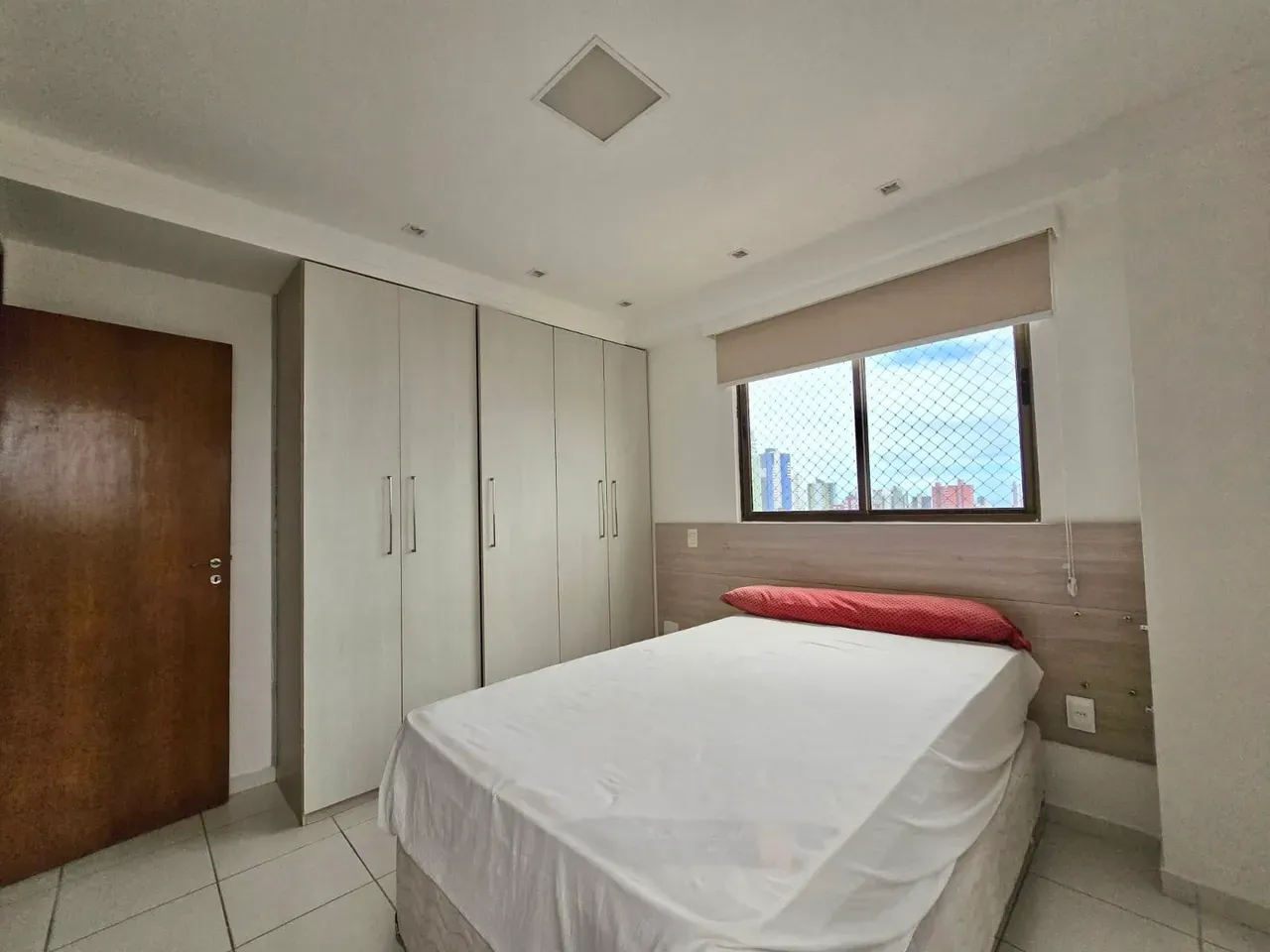 Apartment on the 11th floor with a home office — photo 3