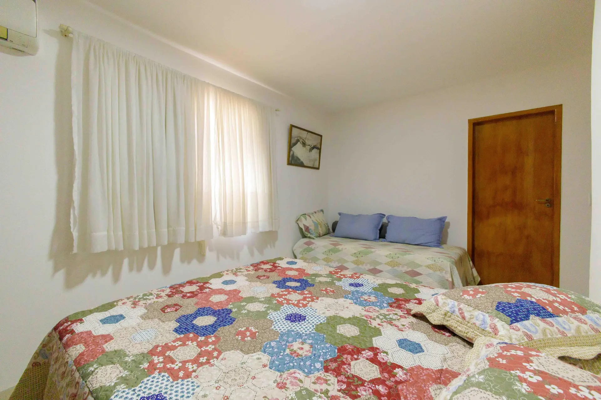 Furnished house with 5 bedrooms and a private BBQ — photo 18