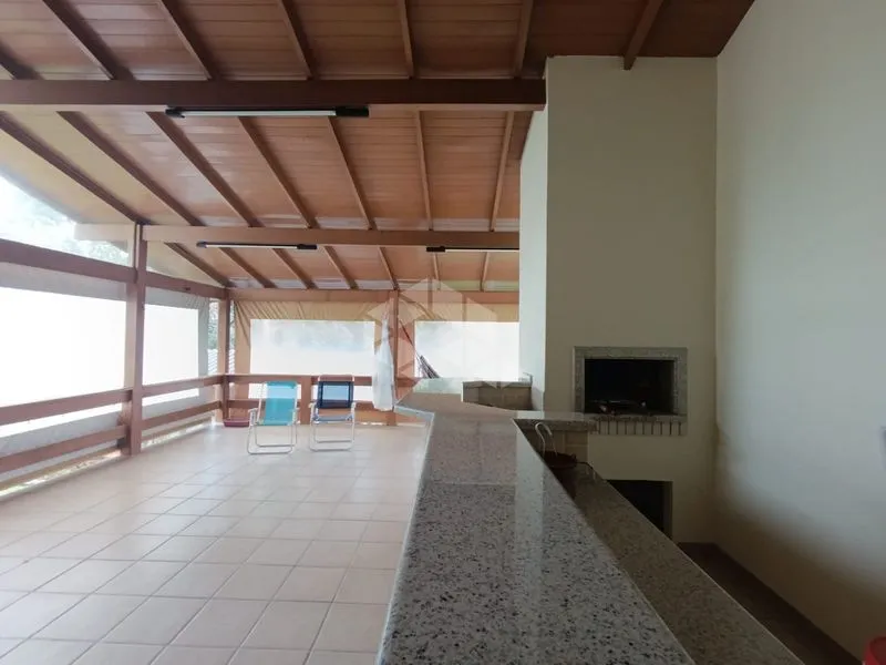 Furnished 360 m² house with 3 bedrooms and 6 parking spaces — photo 10