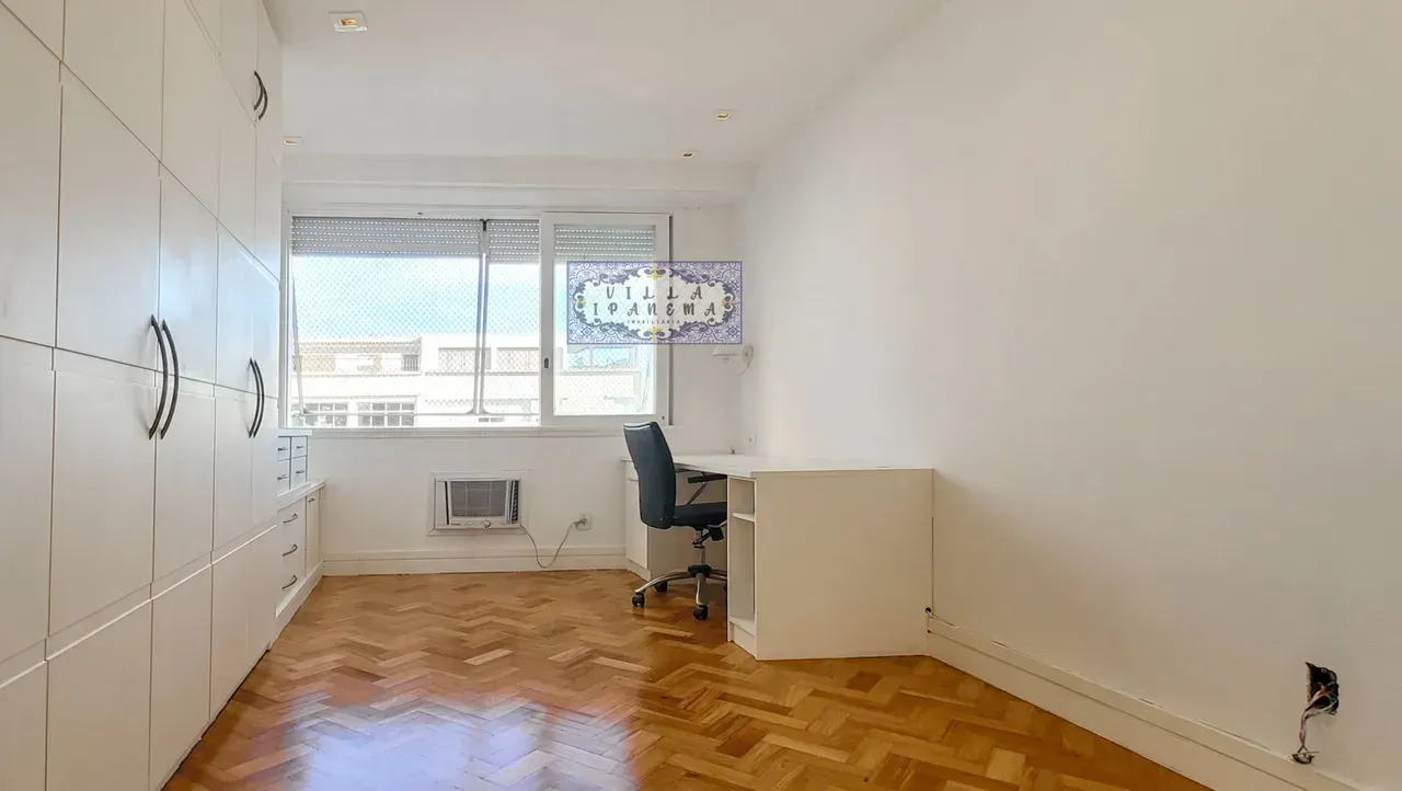 3-bedroom apartment with floor-to-ceiling windows — photo 7