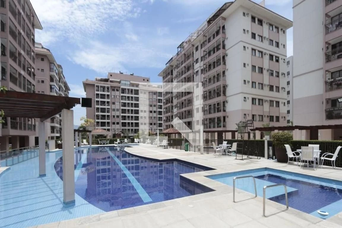 Apartamento de 89 m² com janelas do piso ao teto e closet — photo 93