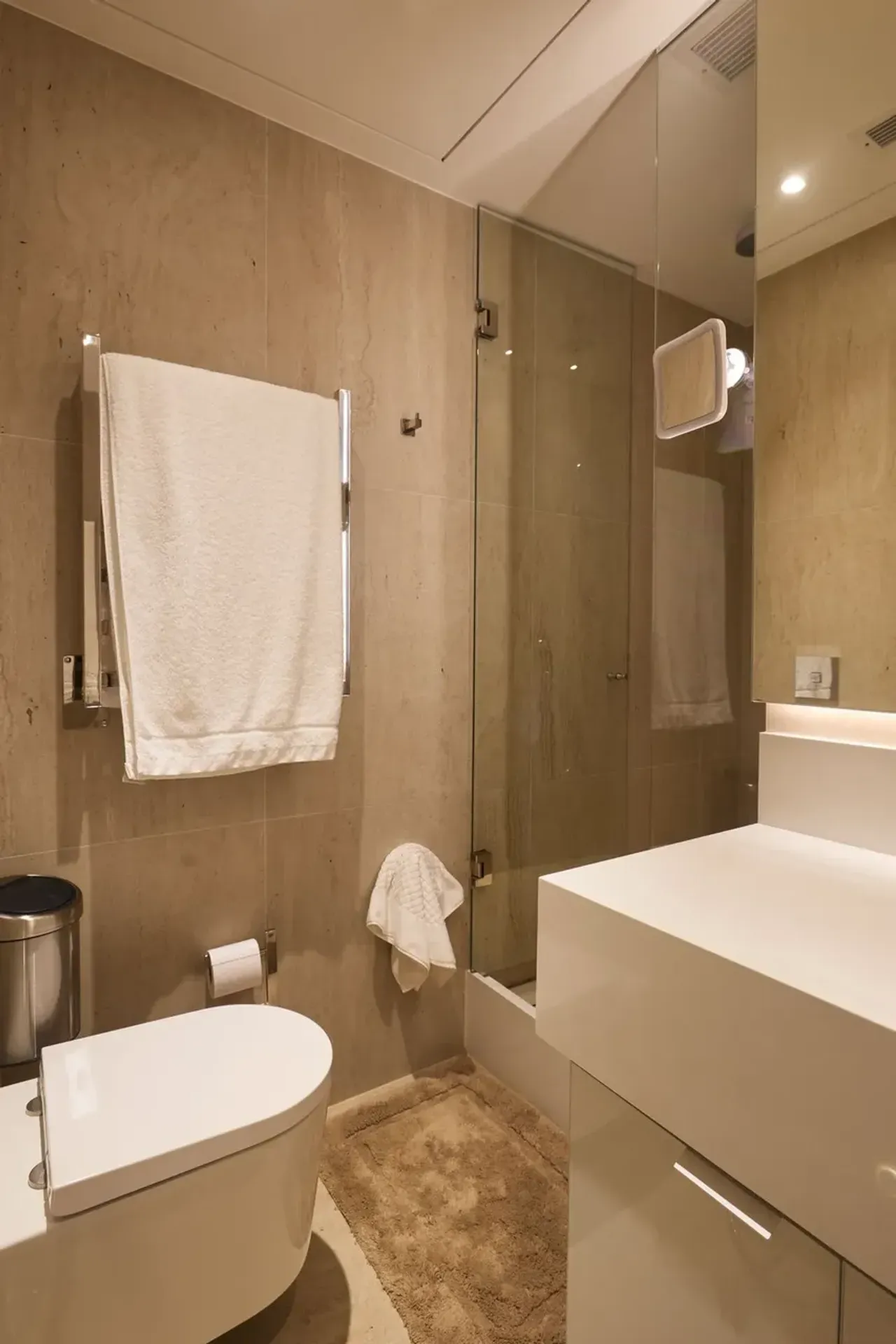 Unfurnished 2-bedroom apartment with 3 bathrooms — photo 37