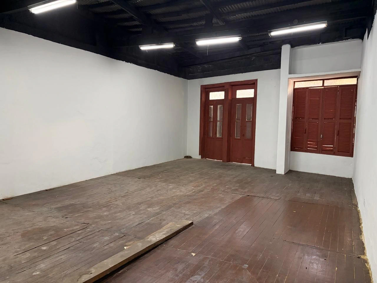 Unfurnished 326 m² house with 2 bedrooms and 2 bathrooms — photo 23