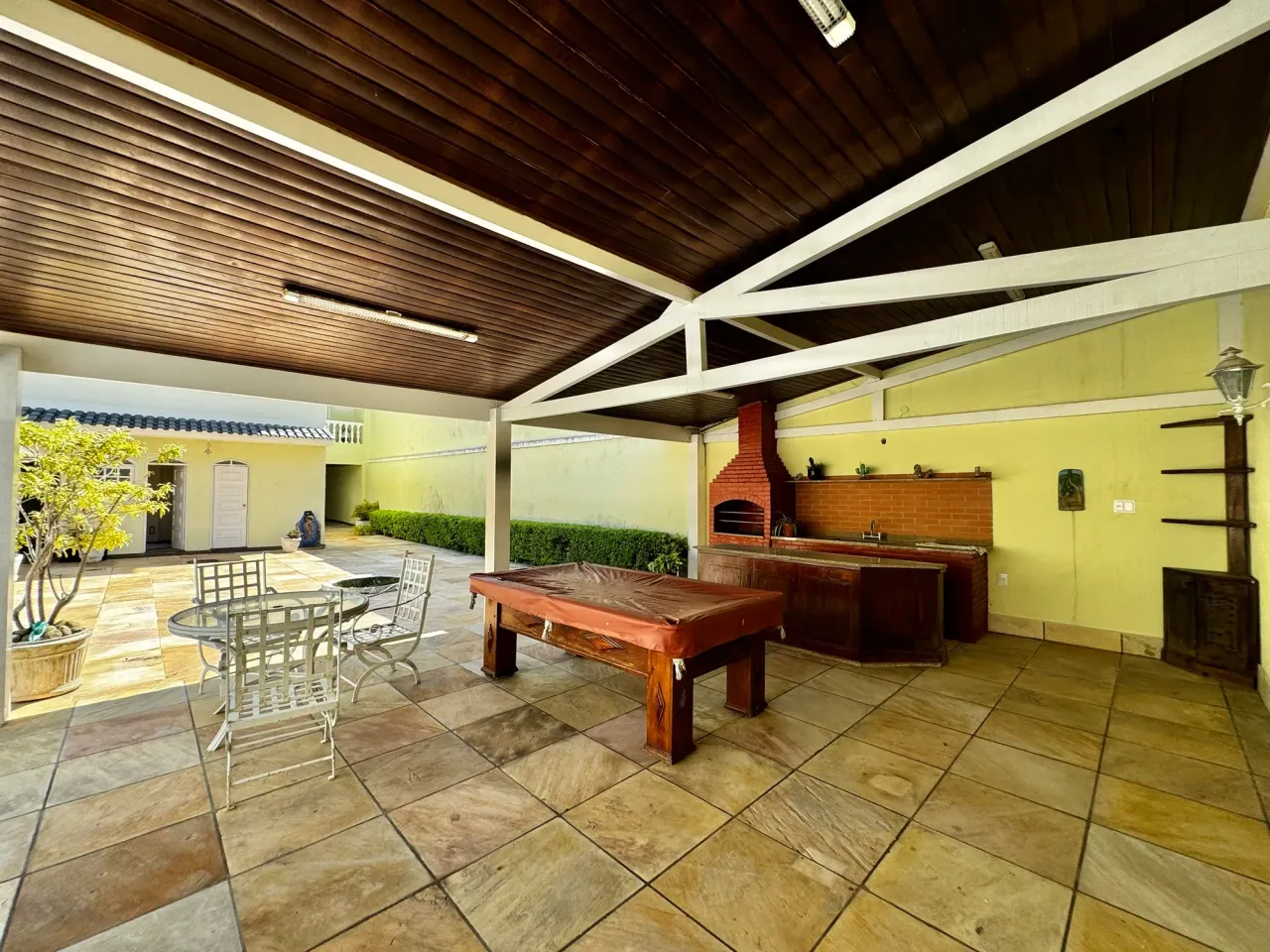 Furnished house with 4 bedrooms and 5 bathrooms — photo 14