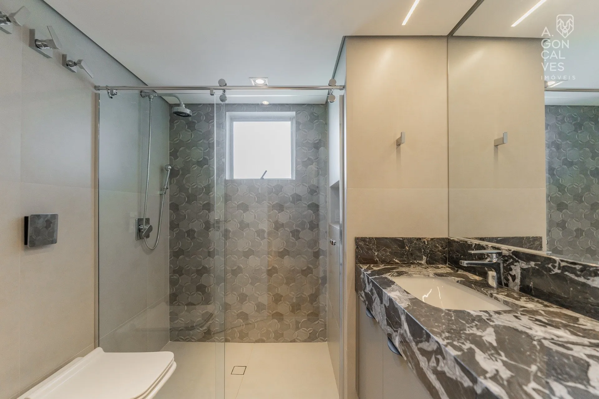 479 m² apartment with 4 bedrooms and 4 parking spaces — photo 35