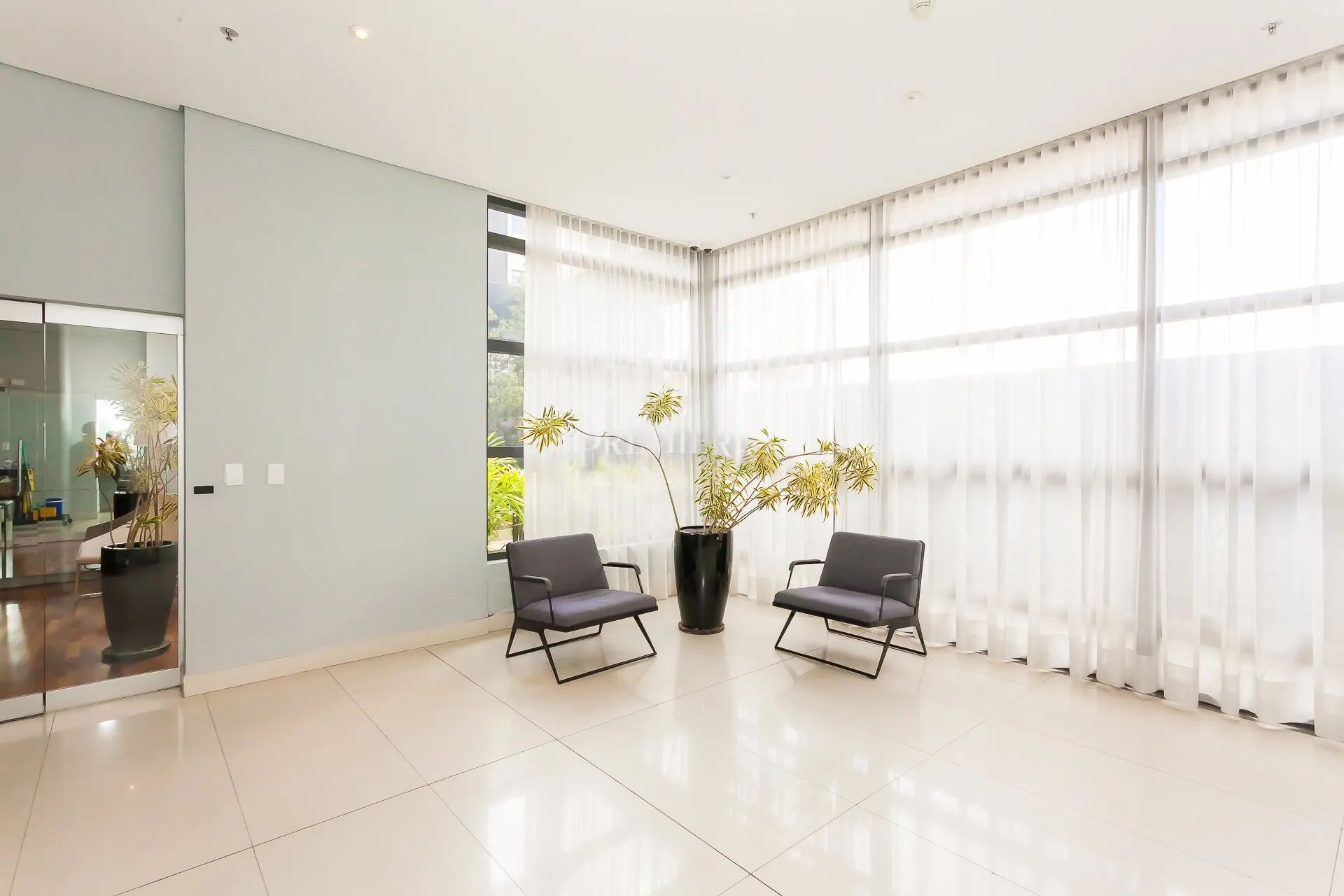 Furnished 85 m² apartment with 1-bedroom suite — photo 21