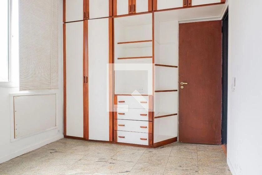 Home office in a 4-bedroom apartment, 174 m² — photo 18